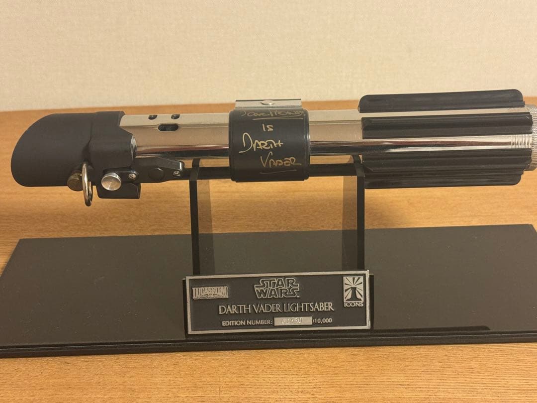 ICONS Darth Vader Lightsaber サイン入 大幅値引き