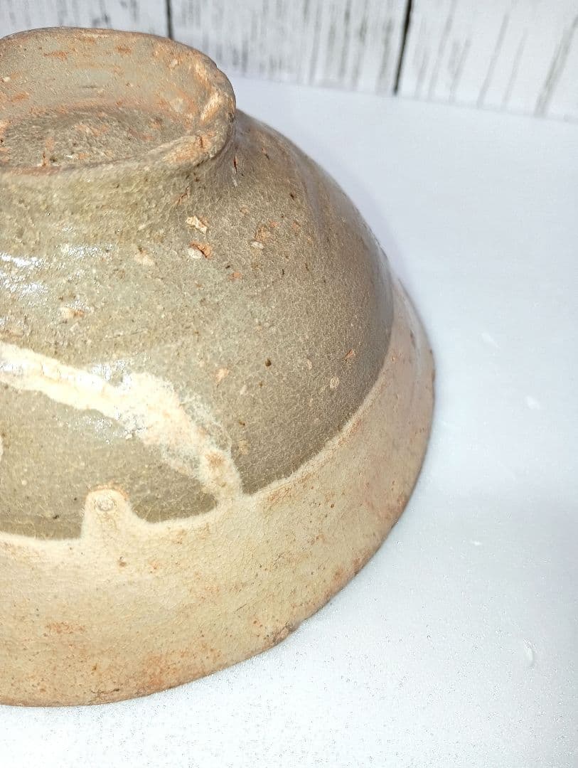 高麗 無地掃目茶碗 李王朝初期 　約450年前頃 西暦1574年頃　韓国工芸