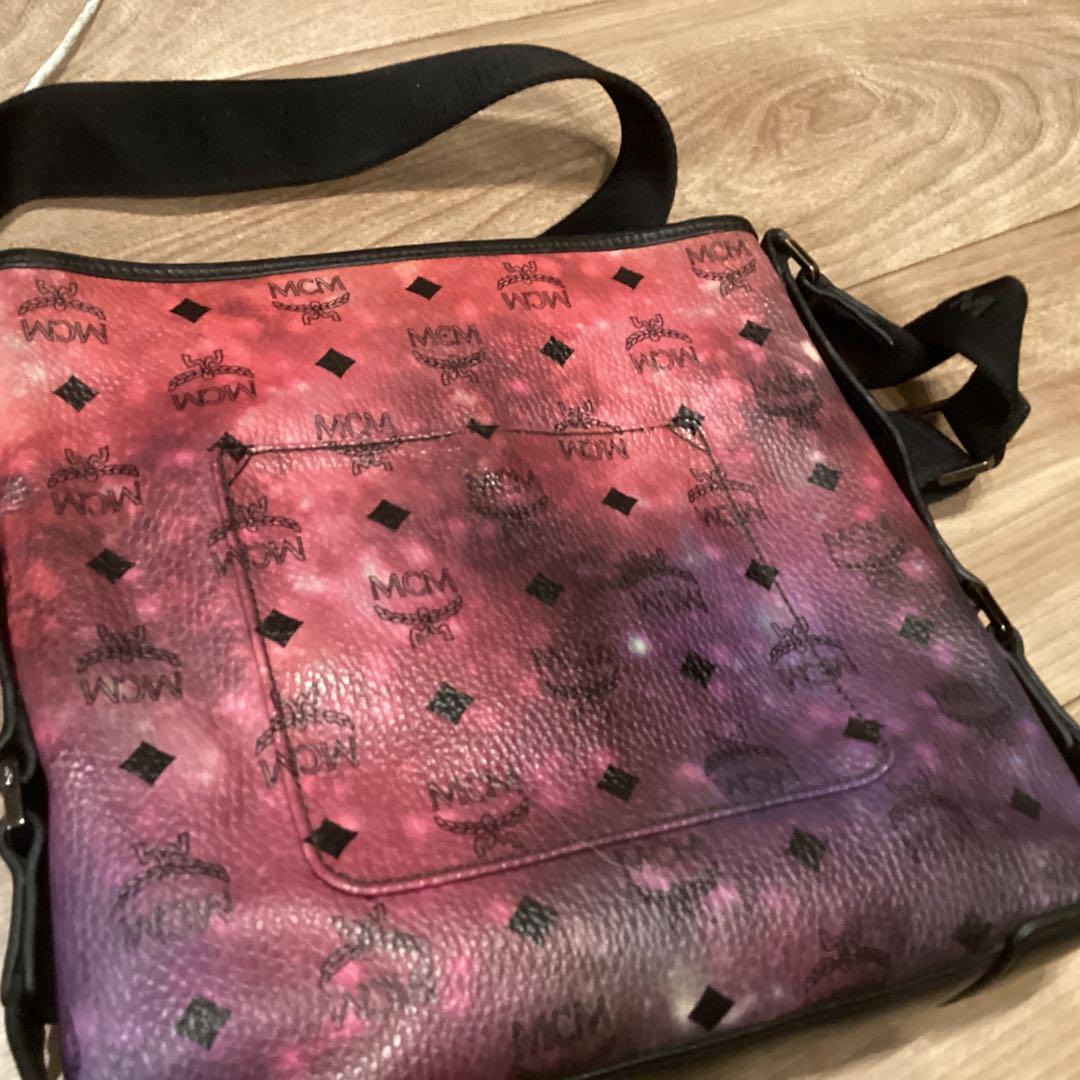 MCM グラデーションピンク ショルダーバッグ