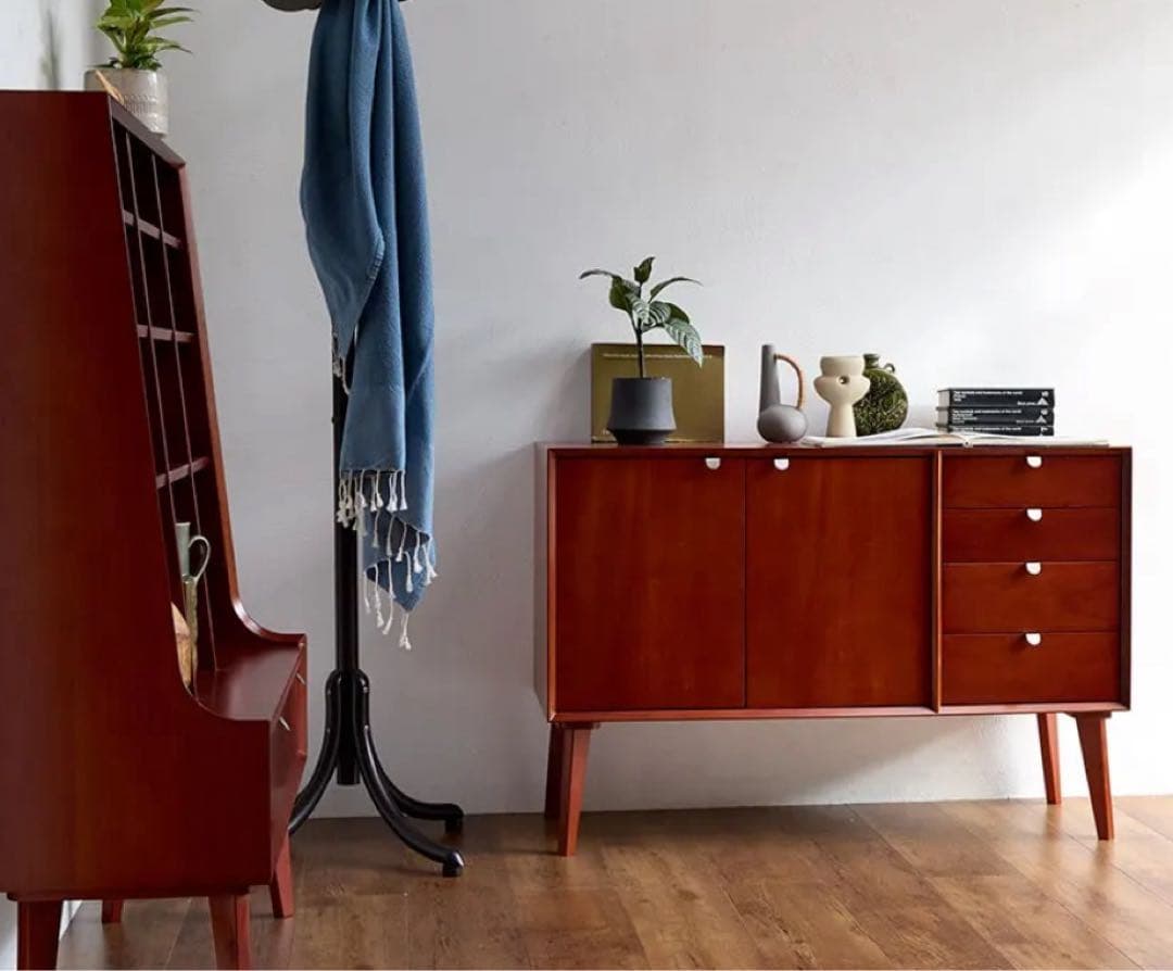 マホガニーサイドボード　ヴィンテージ　チェスト　箪笥　収納　脚つき　チーク　北欧