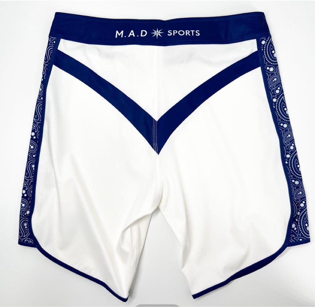 【即完商品】M.A.D ボードショーツ 2022 ホワイト/ネイビー