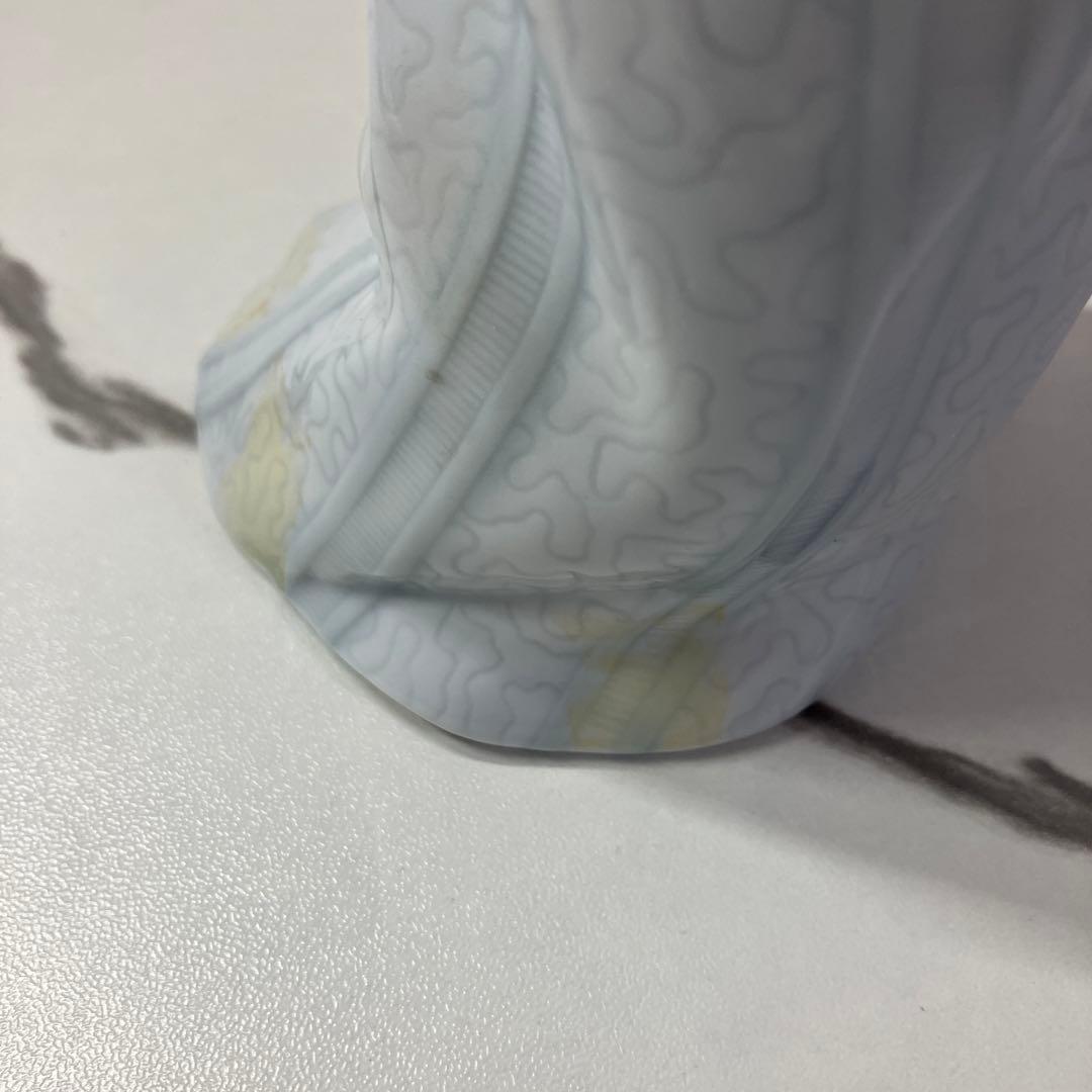 LLADRO リヤドロ 07622 花籠を持つ女性像 フィギュリン 箱付