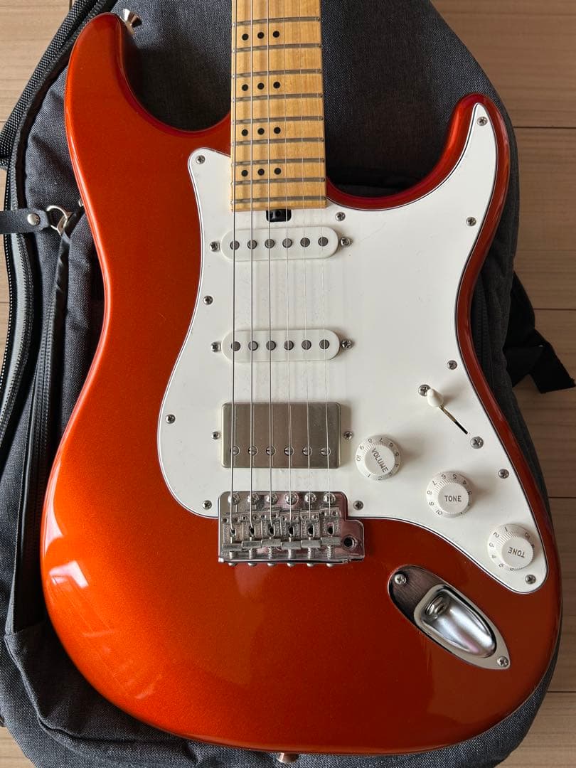 Three Dots Guitars ストラトタイプ