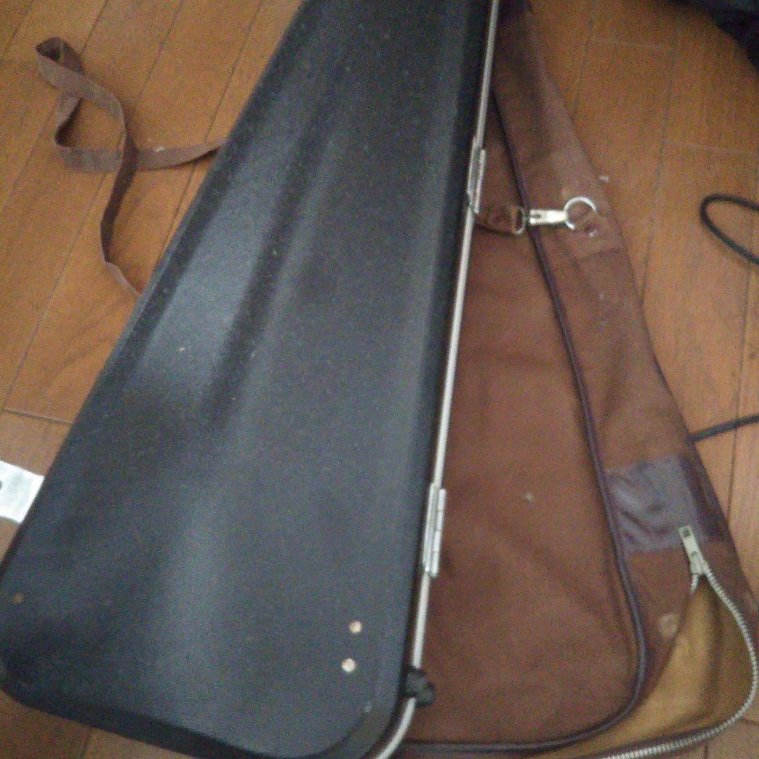 バイオリン本体と弓、ハードケース付き