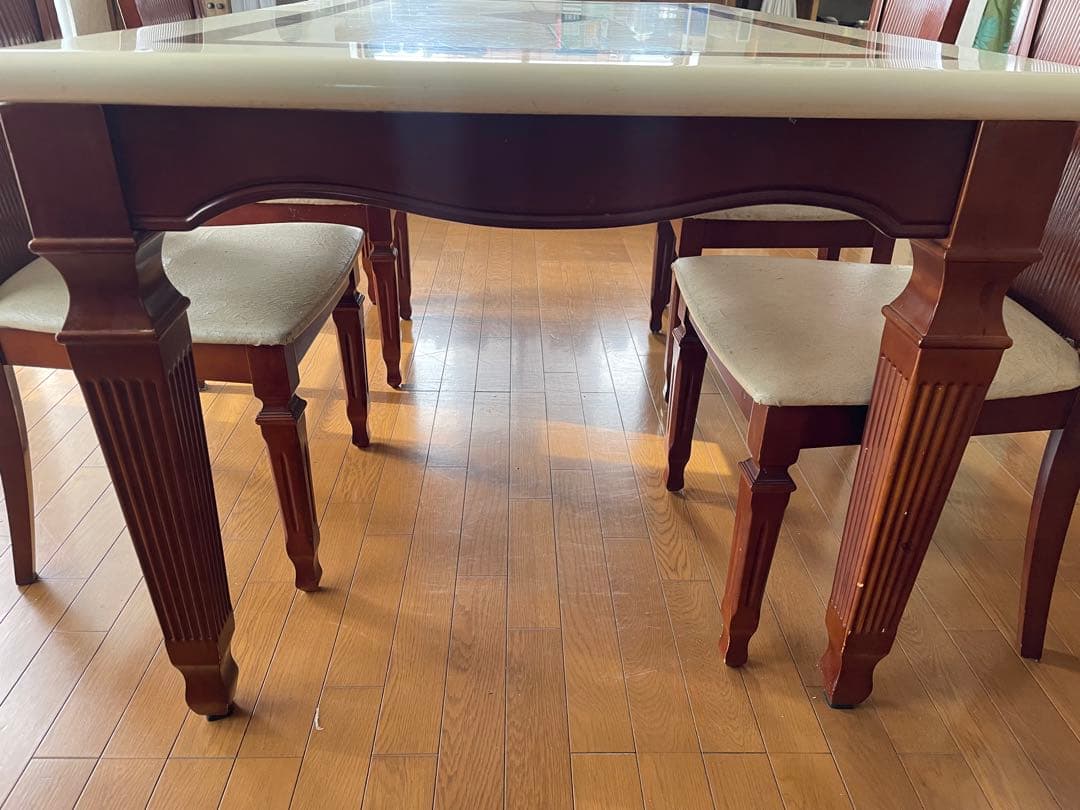 引き取り限定　大理石？アンティーク　ダイニングテーブルセット　4脚付き