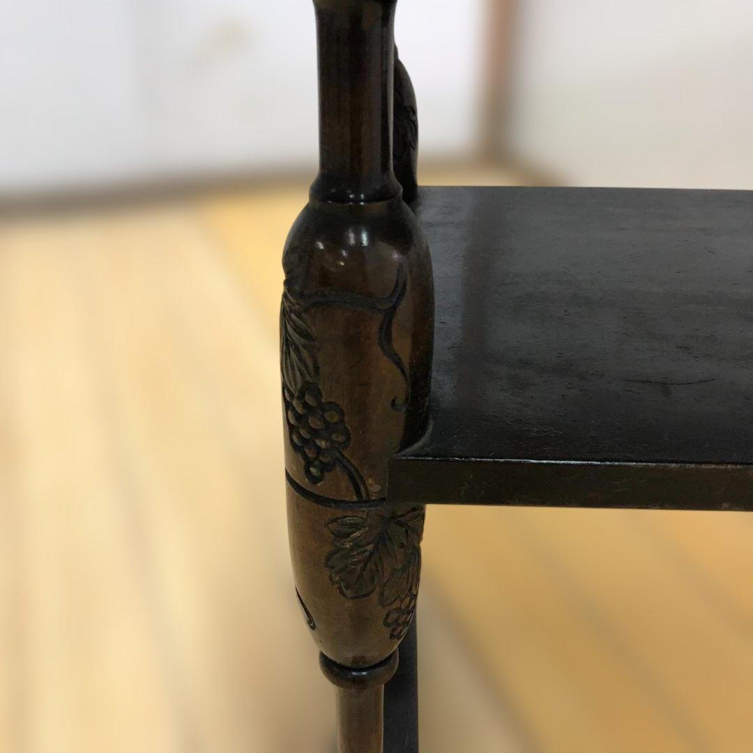 送料無料 アンティーク調 木製テーブル 葡萄彫刻 花台 飾り棚 　251214