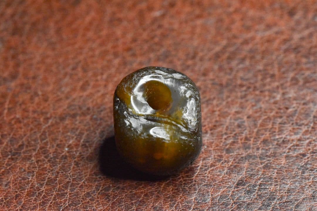 アンティーク ヒマラヤ出土角型天珠