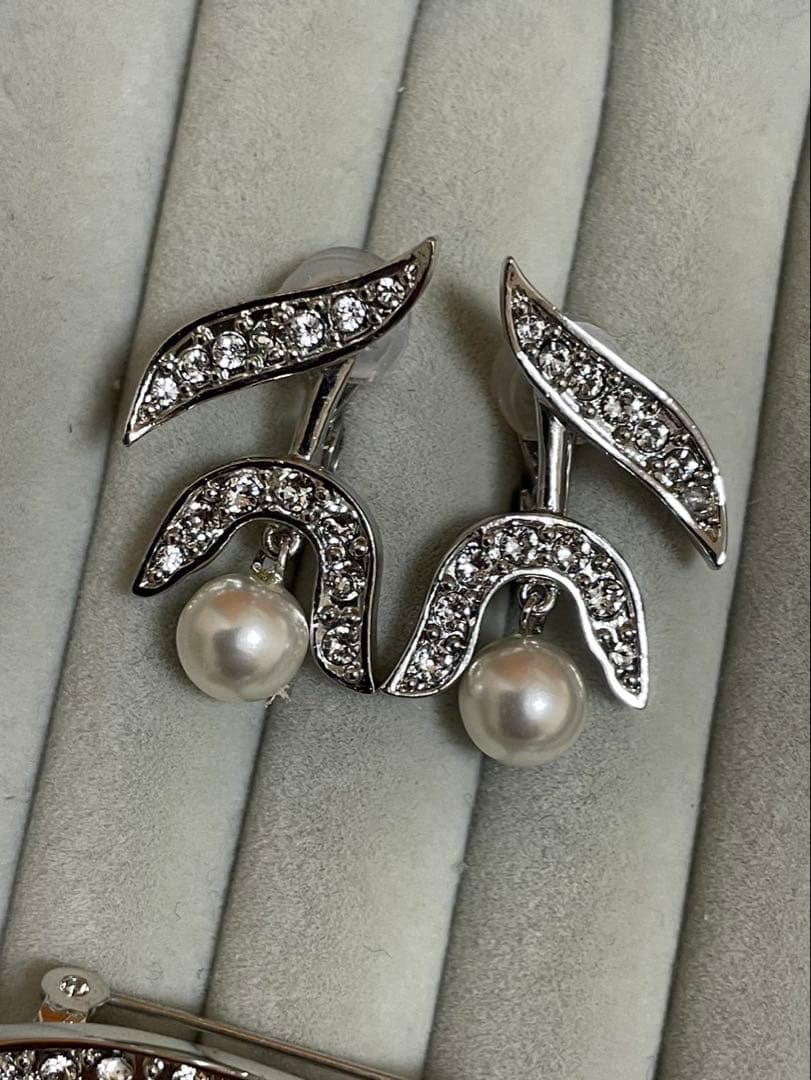 美品　ルネ　Rene パール　スズラン　ブローチ＆イヤリング　セット