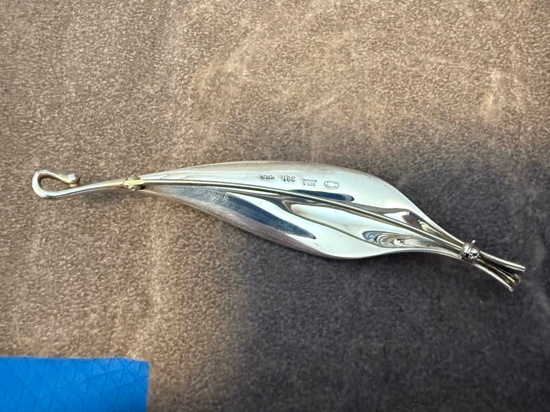   ヴィヴィアンナ ブローチ