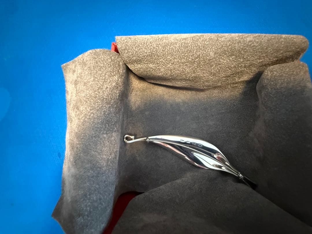   ヴィヴィアンナ ブローチ