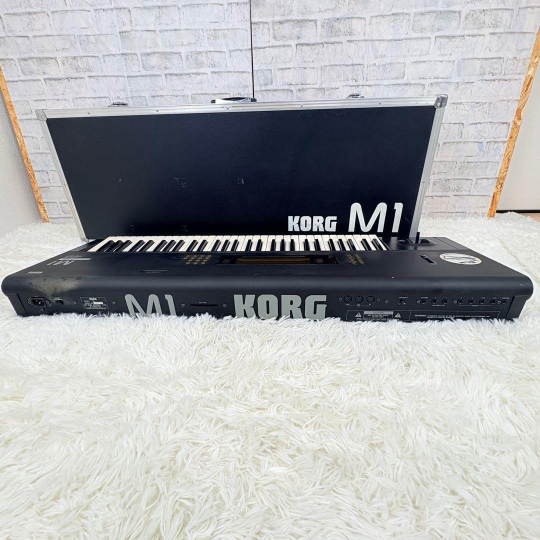KORG M1 シンセサイザー ハードケース付き コルグ 希少 鍵盤楽器