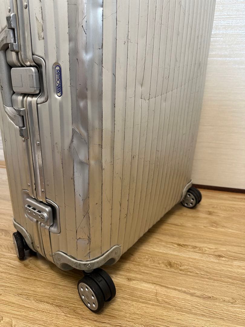 リモワ　トパーズ　104L かなり使い込んでます！