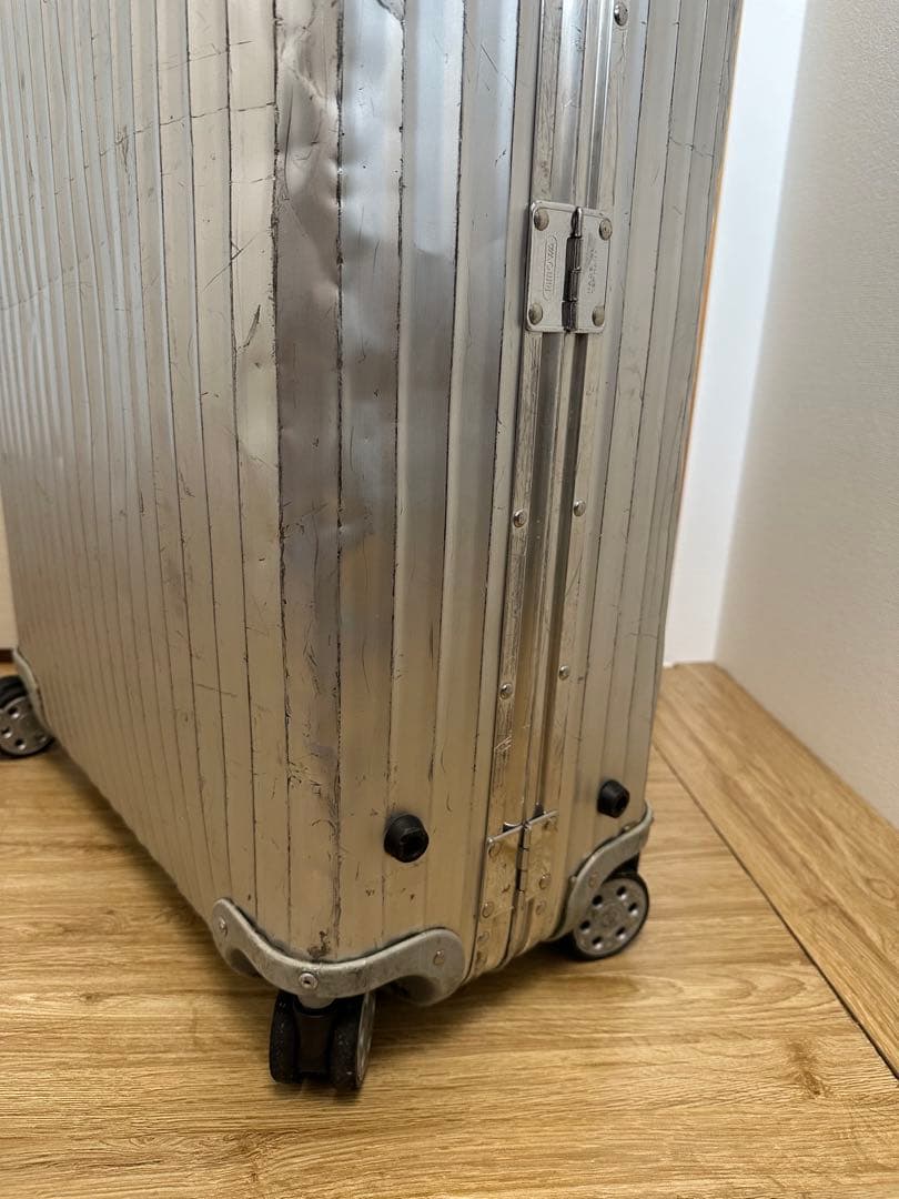 リモワ　トパーズ　104L かなり使い込んでます！