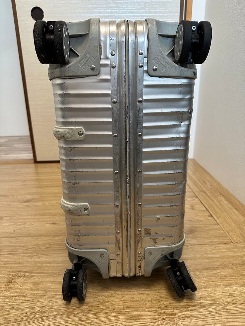 リモワ　トパーズ　104L かなり使い込んでます！