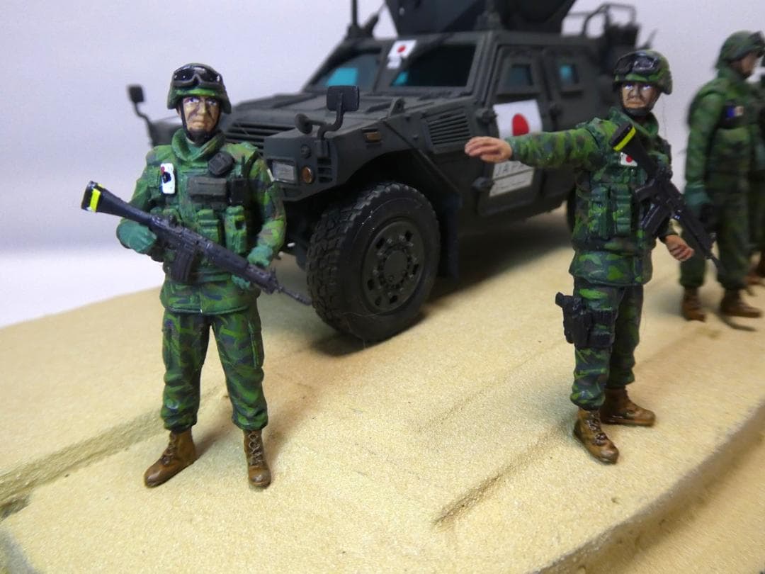 タミヤ 1/35 陸上自衛隊　軽装甲機動車　イラク派遣仕様＆イラク派遣隊員セット