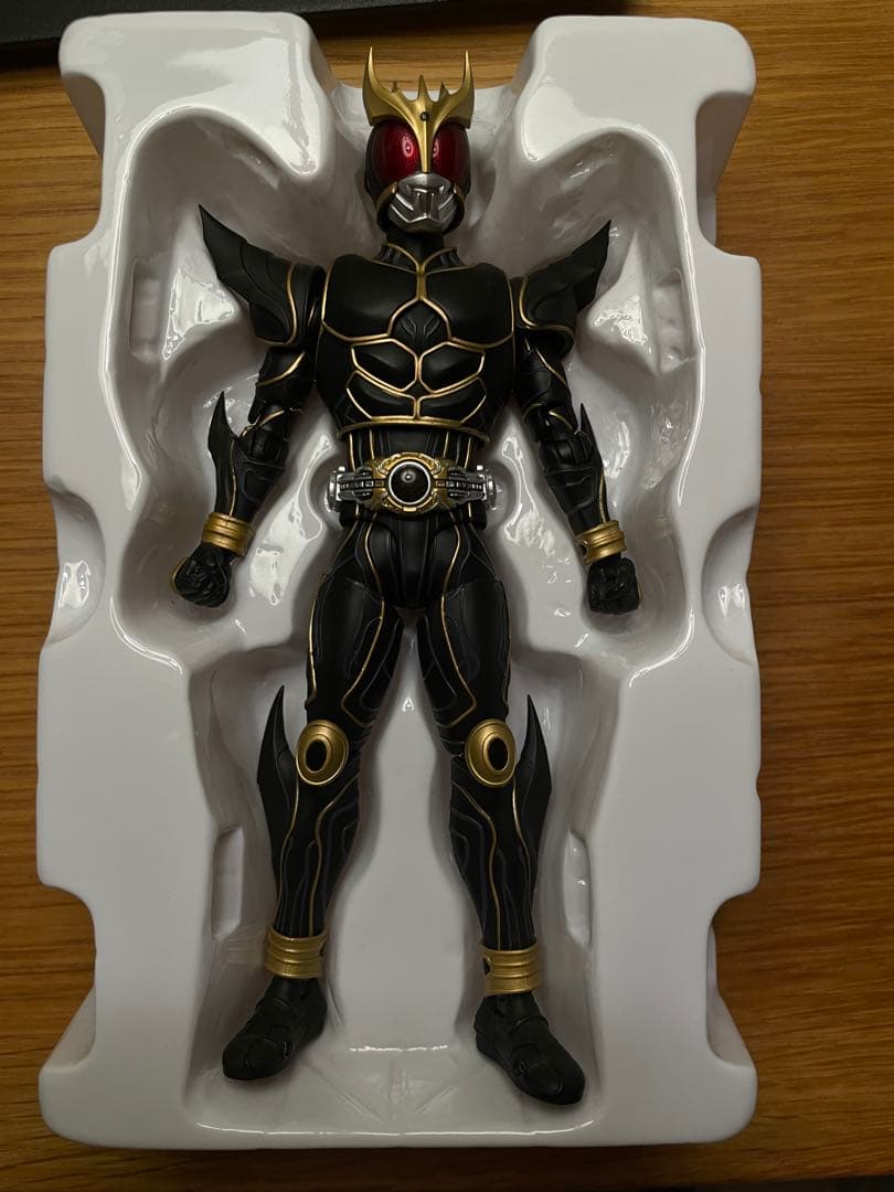 S.H.Figuarts 真骨彫 仮面ライダークウガ　アルティメットフォーム