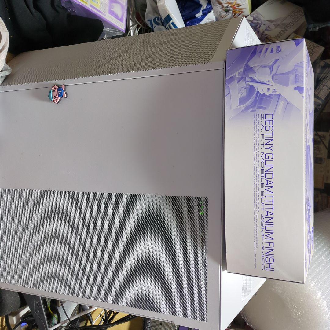 RG デスティニーガンダムチタニウムフィニッシュと光の翼セット