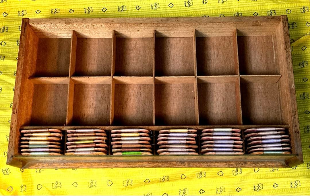 金じどり印絹糸什器　木製ショーケース　　古家具＆糸　当時物　昭和レトロ