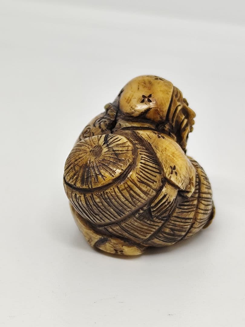 【当時物】古い根付　天然素材　在銘あり　大黒天？