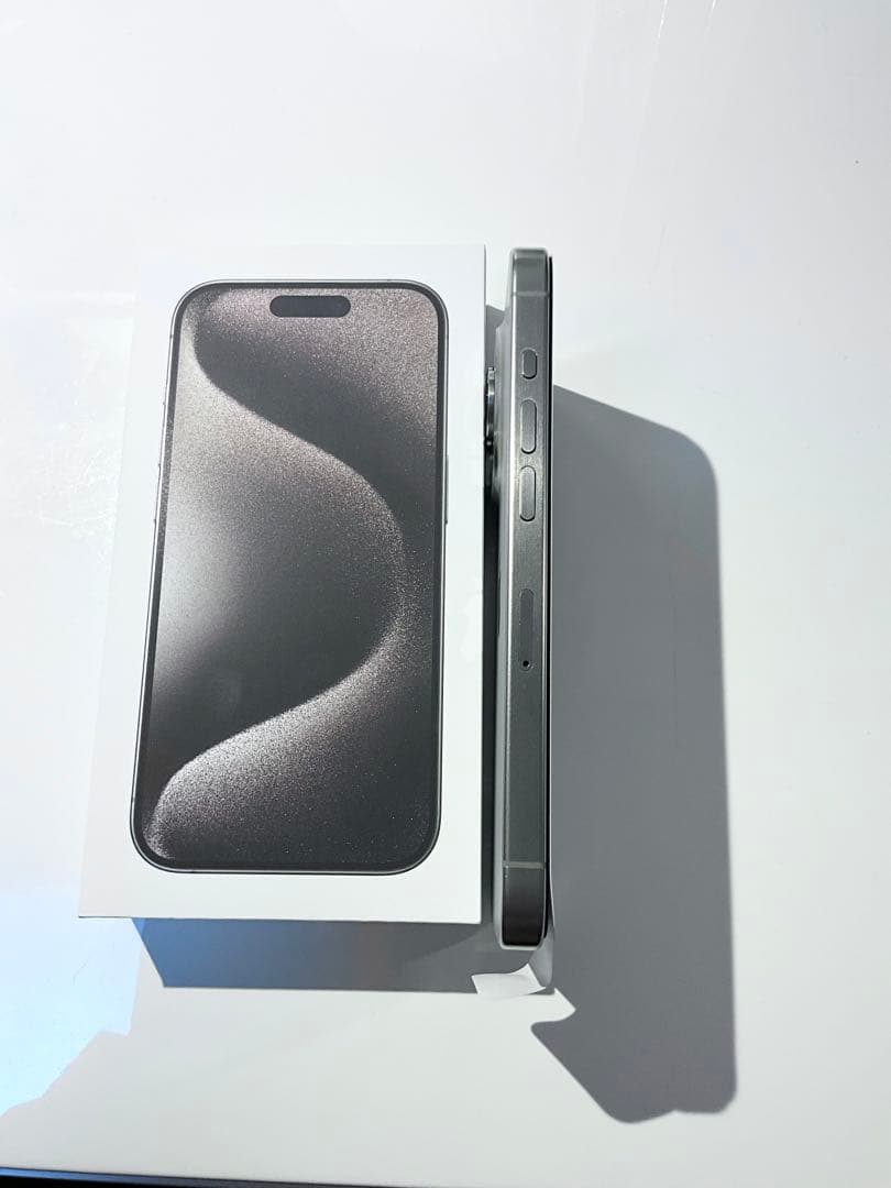 美品 iPhone 15Pro 256GB AppleCare付(10/31まで