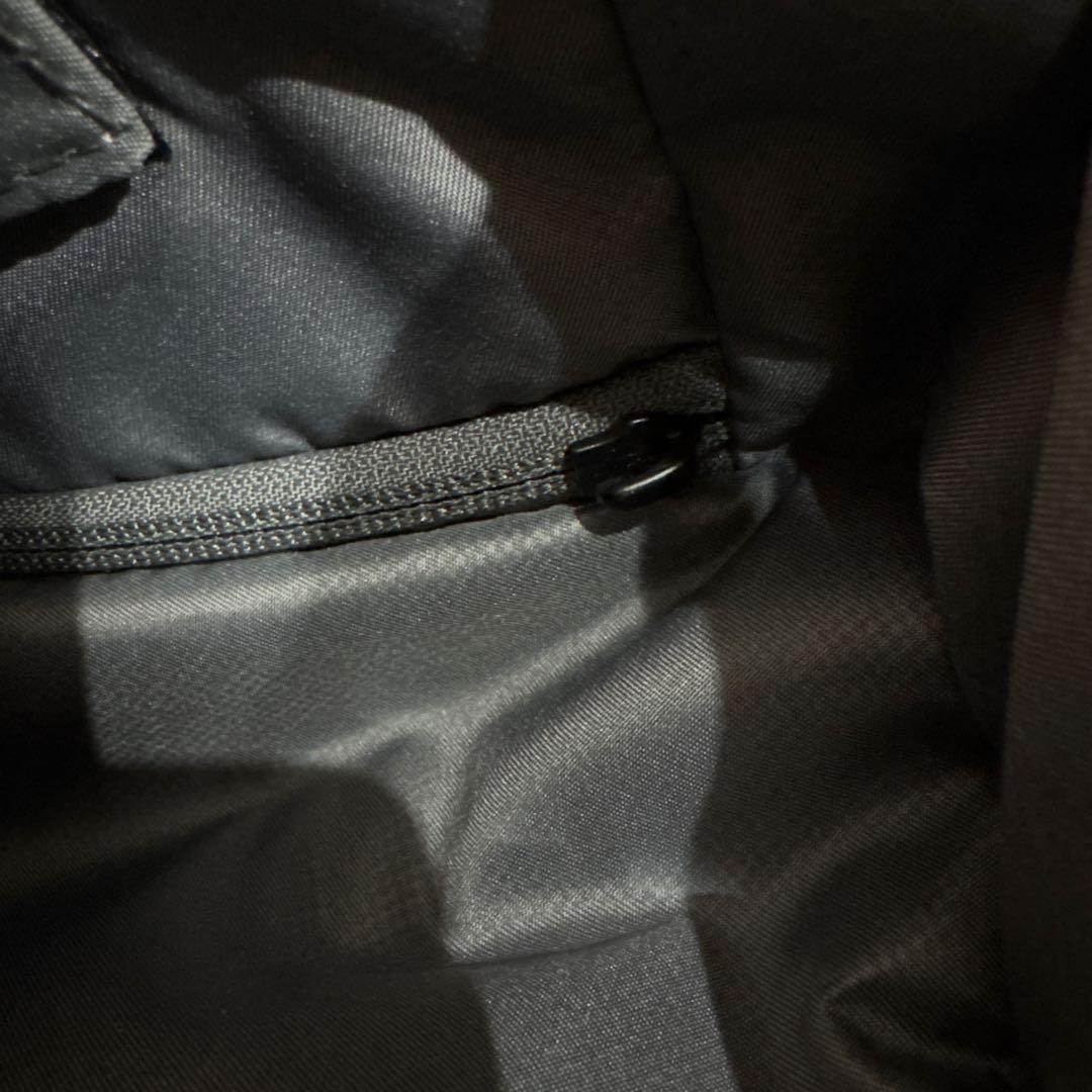 TUMI　AlPHAII　4ウィールドコンパクトブリーフ　機内持込サイズ　黒色