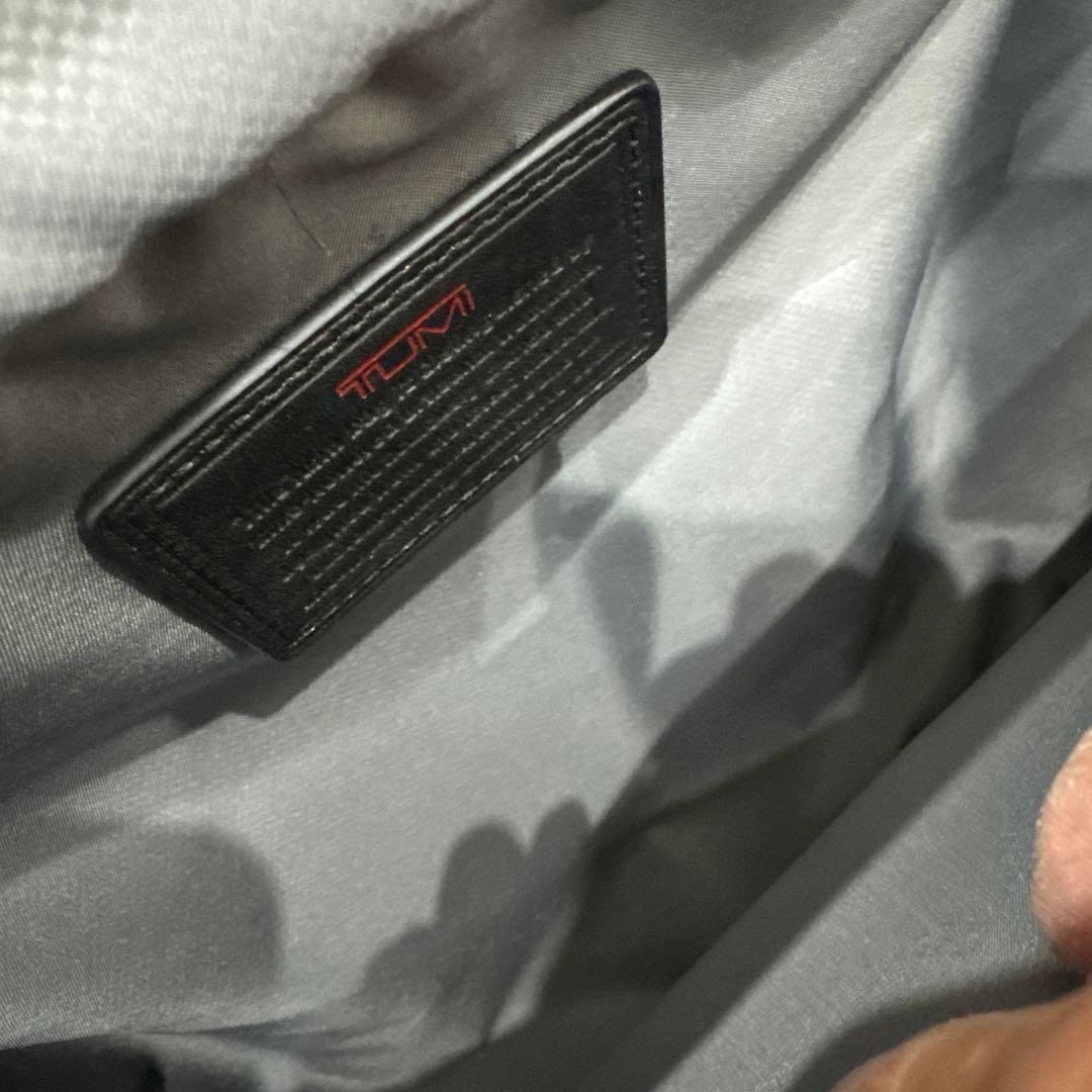 TUMI　AlPHAII　4ウィールドコンパクトブリーフ　機内持込サイズ　黒色