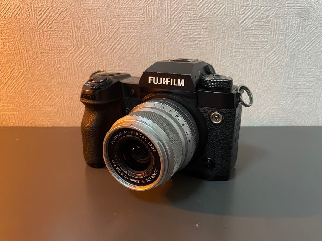 FUJIFILM XF23mmF2 R WR レンズ　(シルバー)