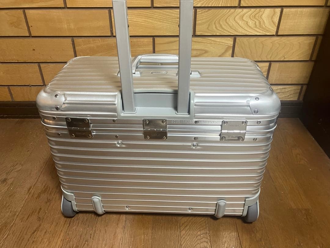 リモワ　パイロット　2輪