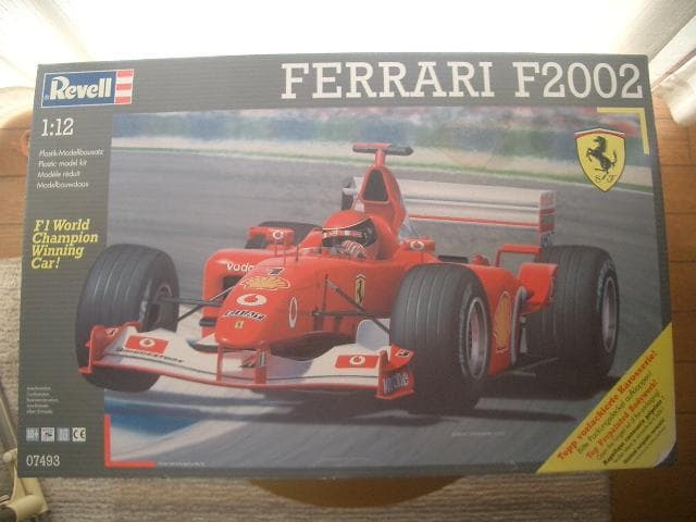 1/12 レベル フェラーリ F2002 マルボロデカール付き
