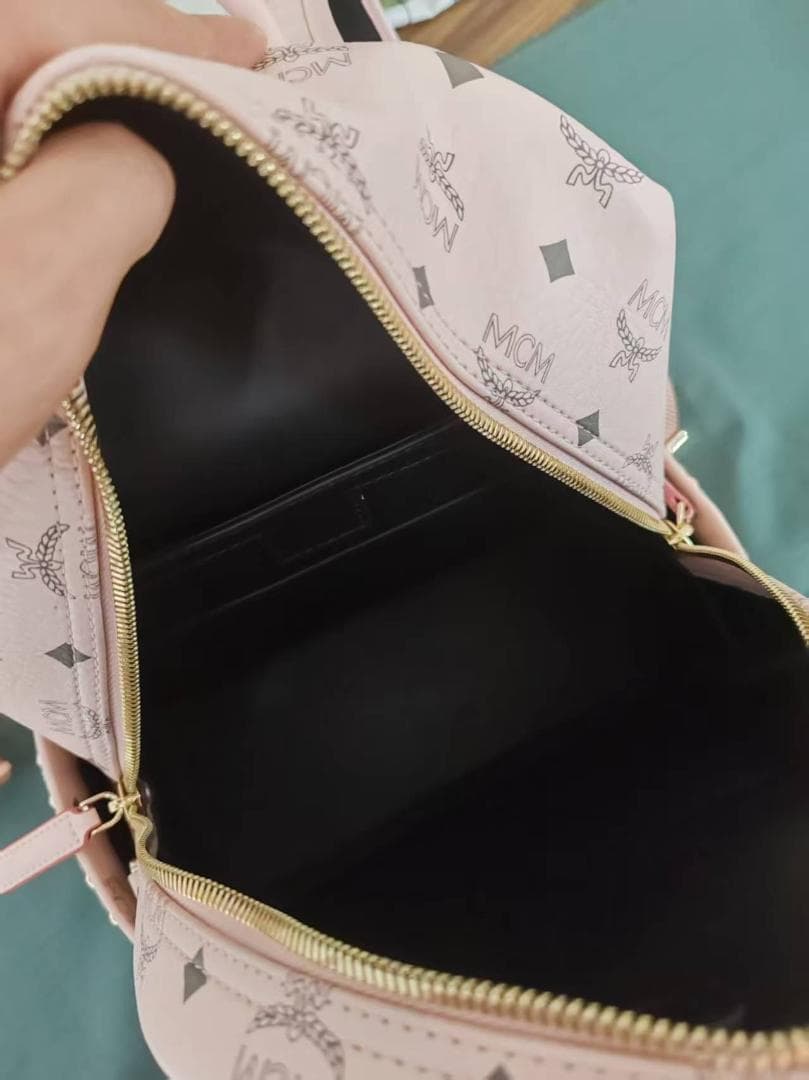 ピンク ロゴリュック