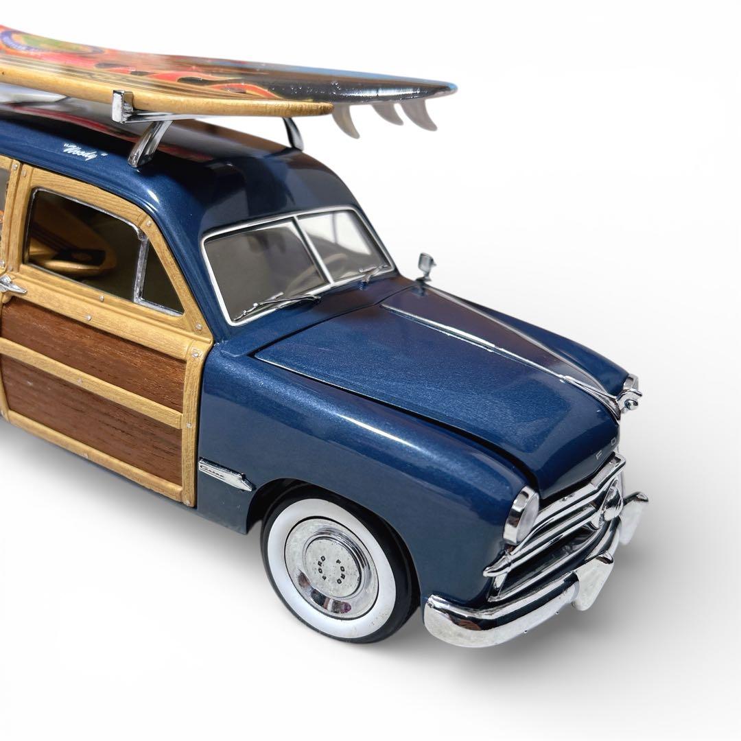 美品 フォード ウッディーワゴン 1/18 1949 モーターシティクラシクス
