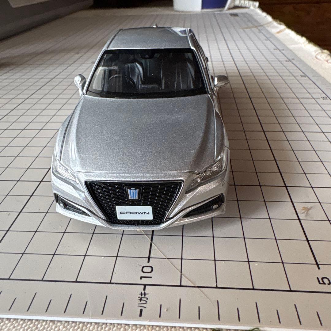 CROWN シルバー ミニカー セダン