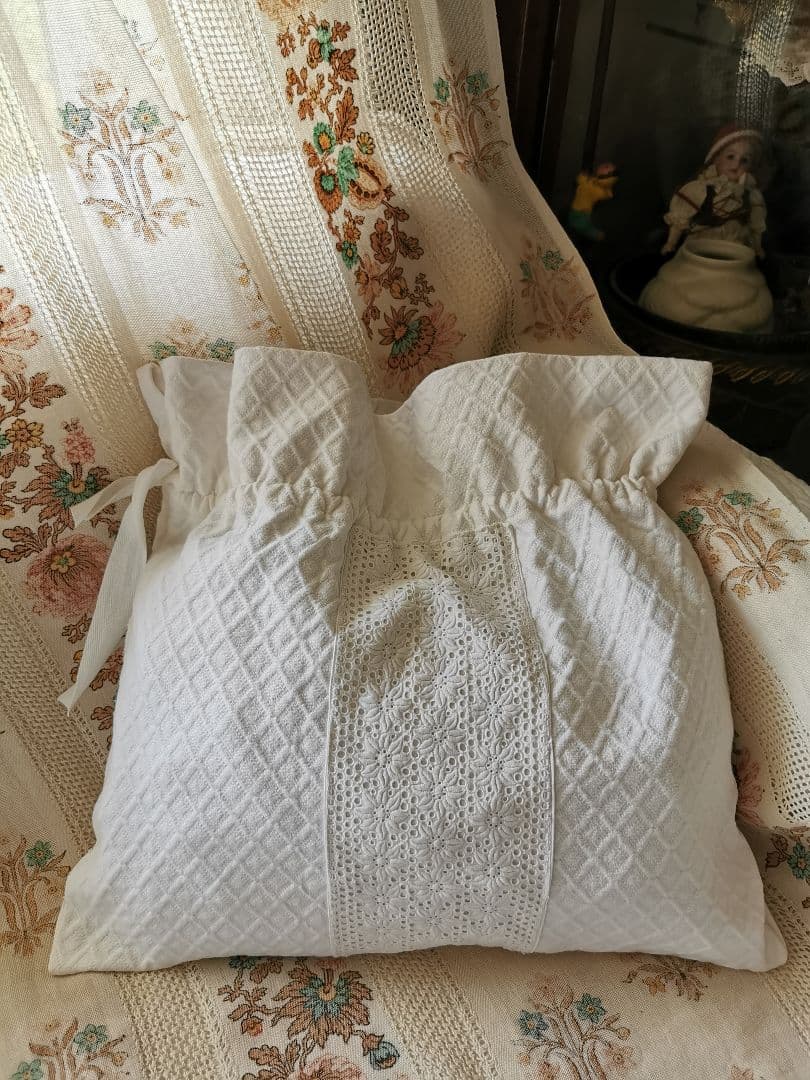 ヴィンテージ ピケドプロヴァンス ガロン花レース刺繍 菱模様織ふっくらラージ巾着