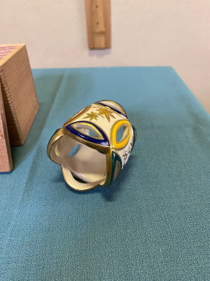 茶道具/蓋置 清閑寺窯『色絵四季七宝』透かし 金彩