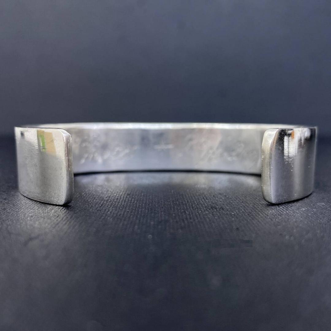 BIG HAND シルバー ネイティブ オーバーレイ スタンプワーク バングル