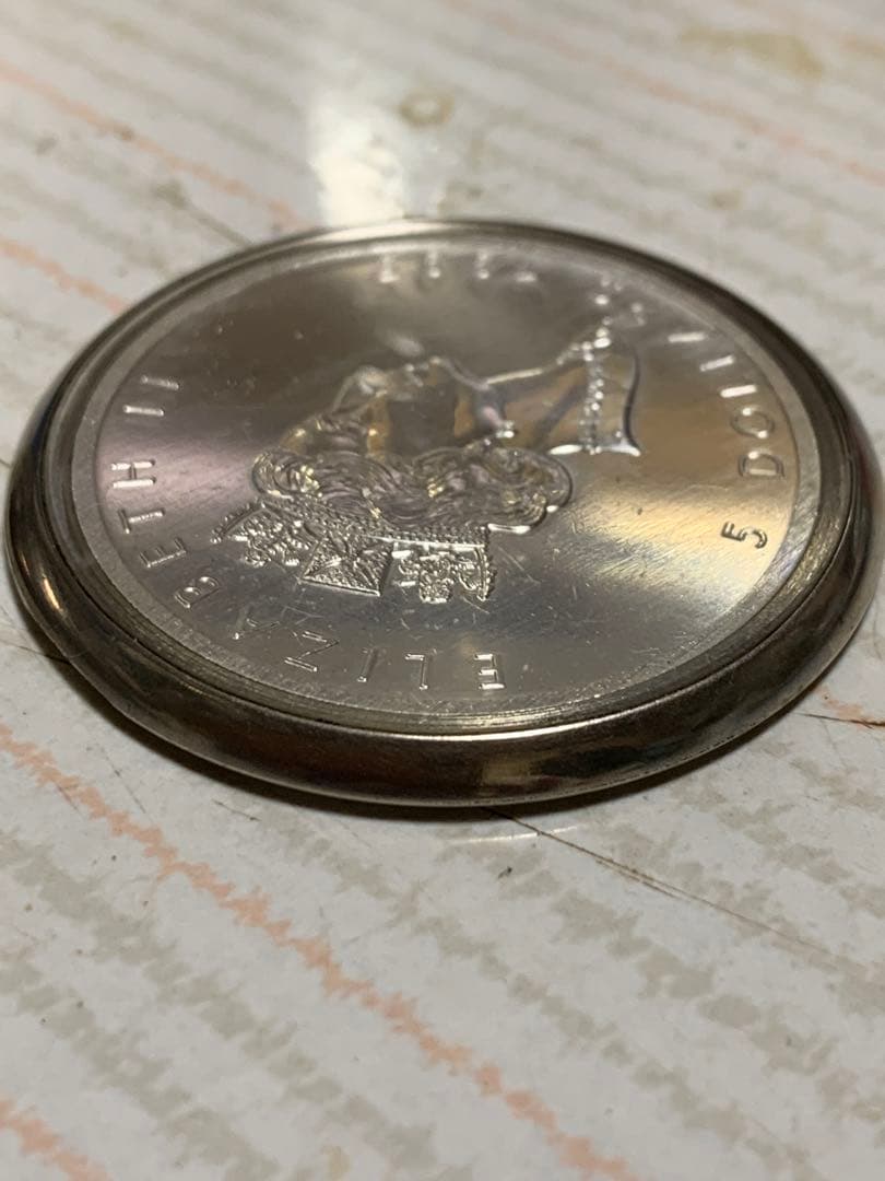 　メイプルリーフ銀貨　懐中時計　 重さ５４.5g　時計不動品かも