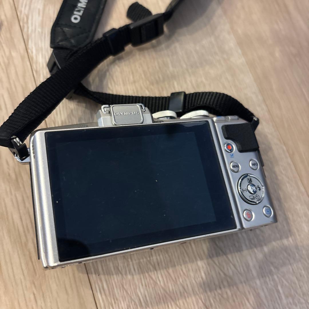 OLYMPUS E-PL7 ミラーレスカメラ 本体