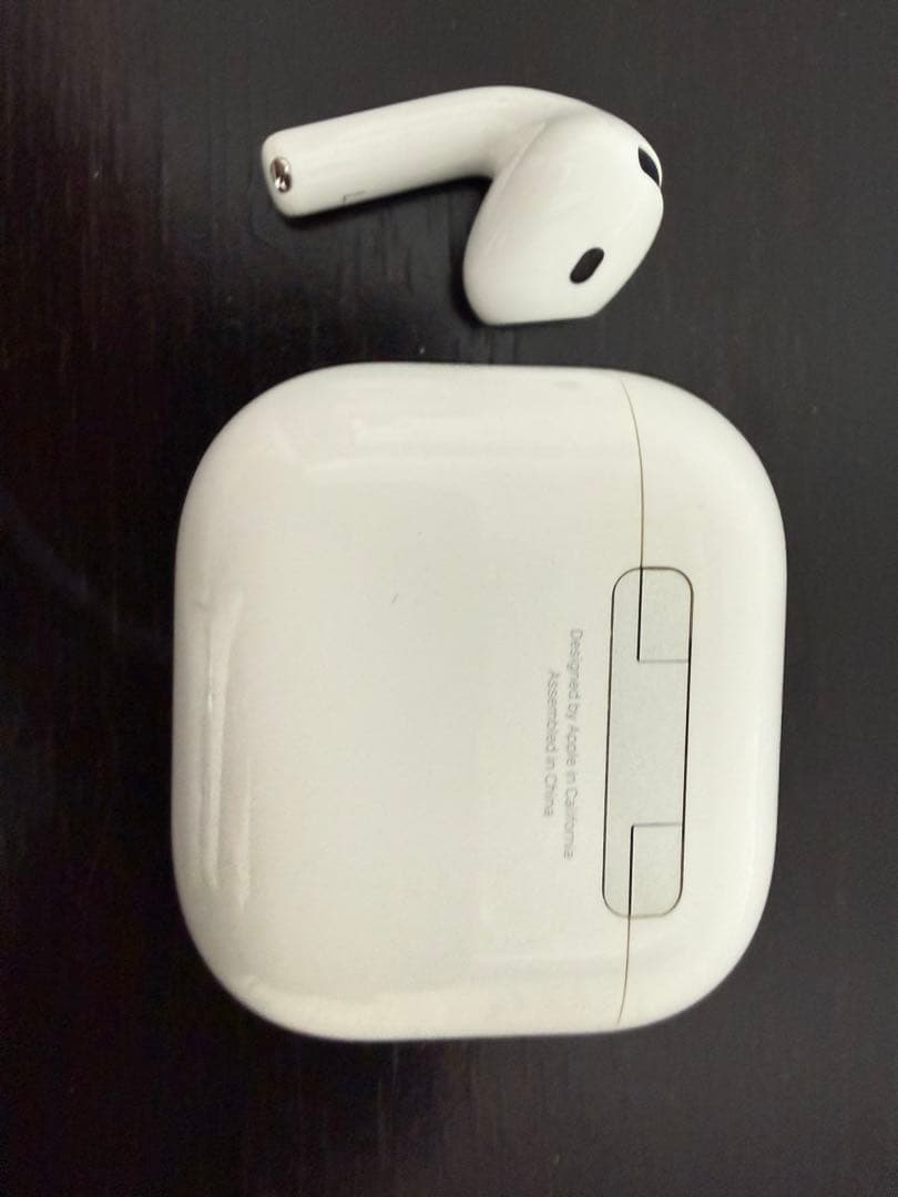 AirPods本体 ホワイト 充電ケース付き 左だけ右はありません
