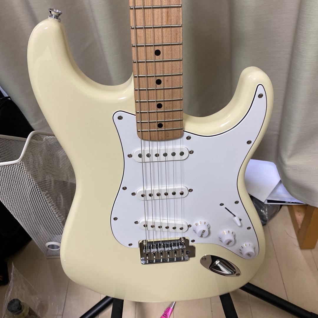 美品　Squier Stratocaster アイボリー