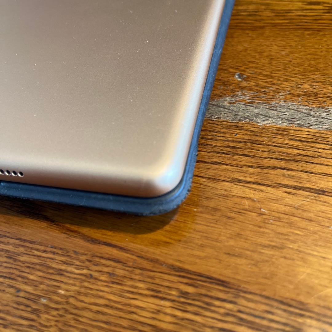 美品】iPad 第7世代 32GB Cellular ゴールド