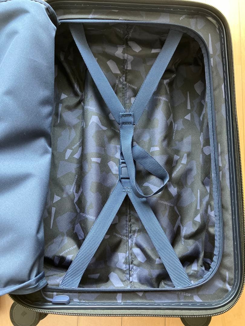 イノベーター　スーツケース　ダークネイビー　38L 機内持ち込み可