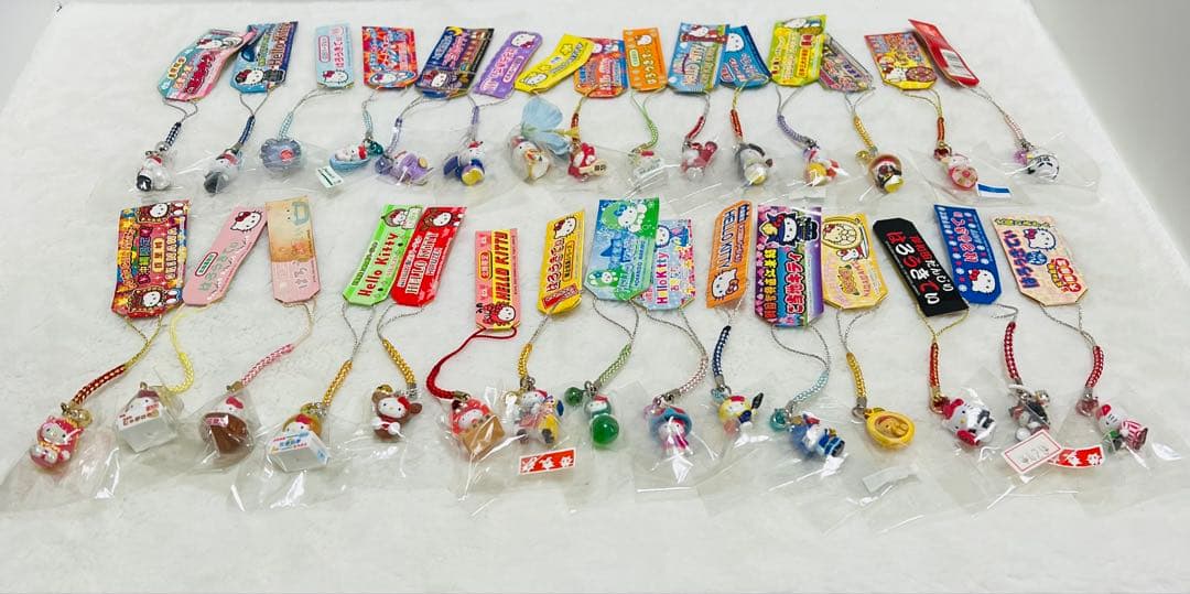 ハローキティ　根付け　ストラップ　まとめ売り　95点以上