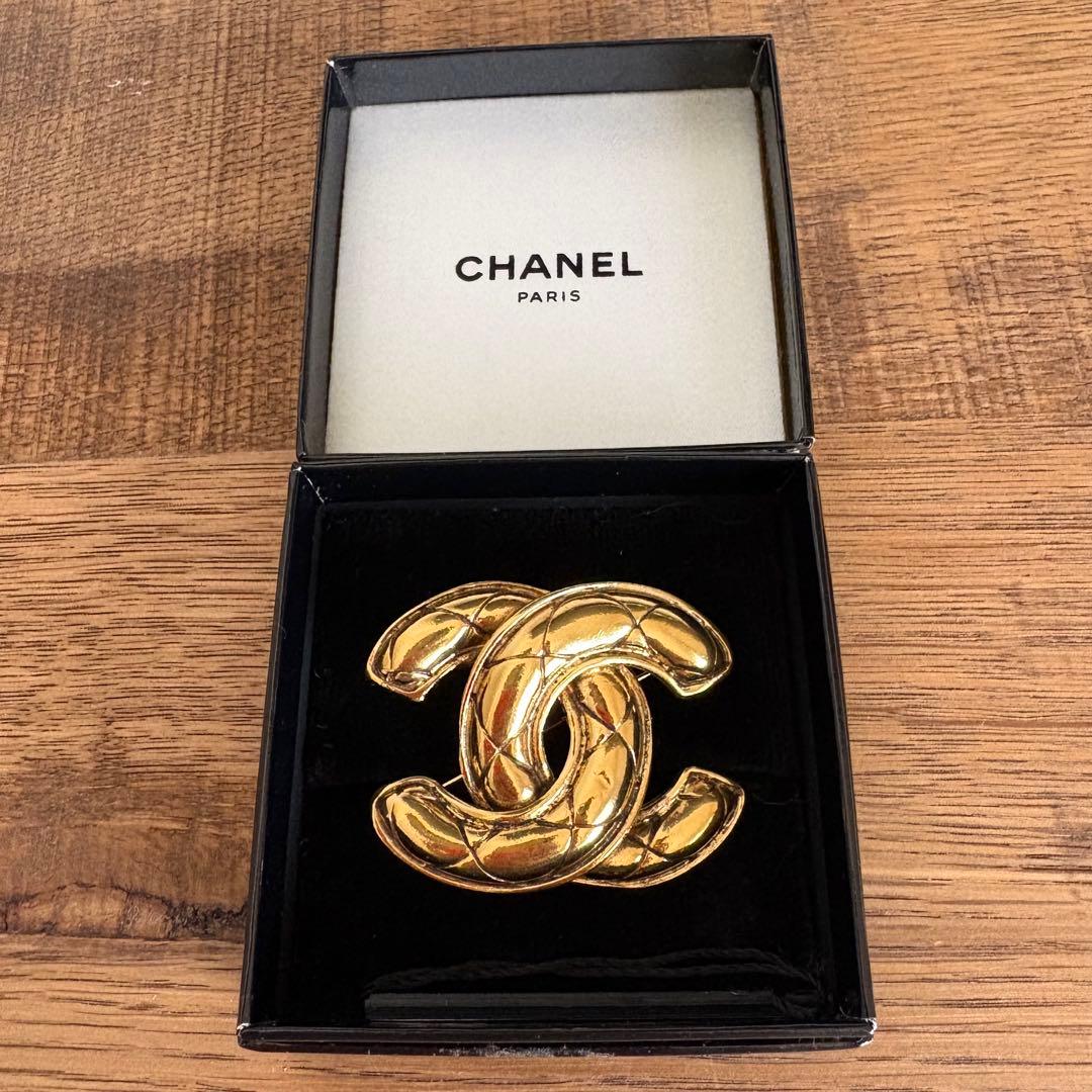CHANEL ブローチ ココマーク マトラッセ　ヴィンテージ