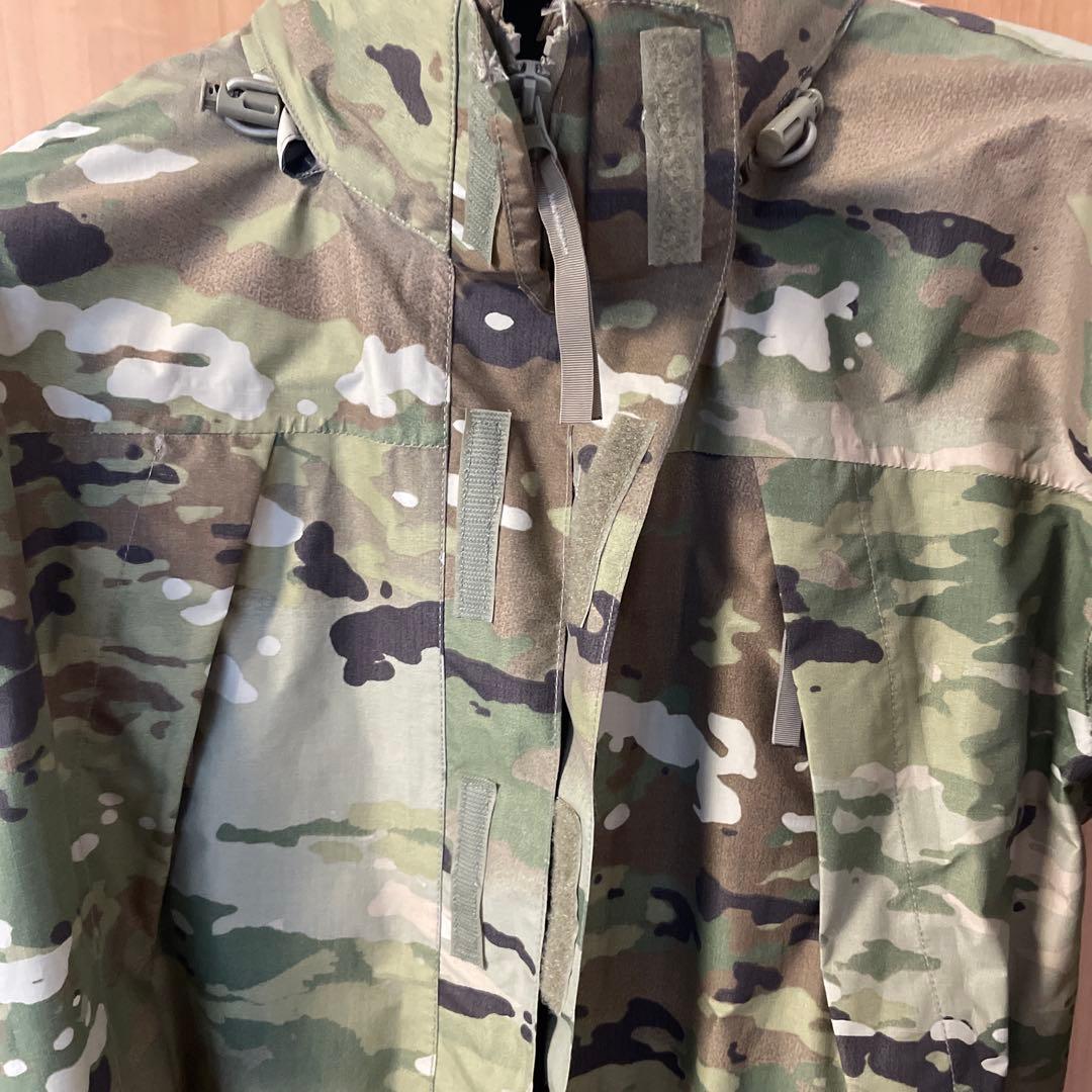 迷彩色フード付きミリタリージャケット