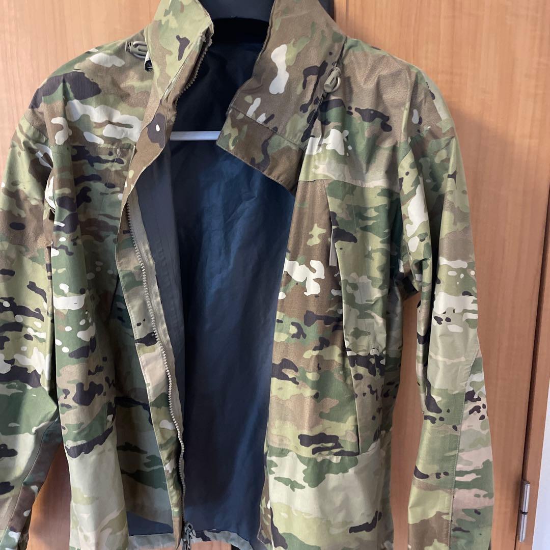 迷彩色フード付きミリタリージャケット