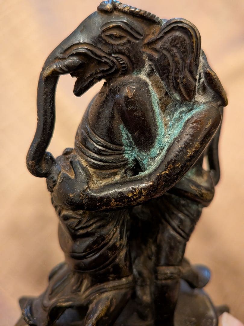 抱き合うインド神、ガネーシャのカップル、アンティーク