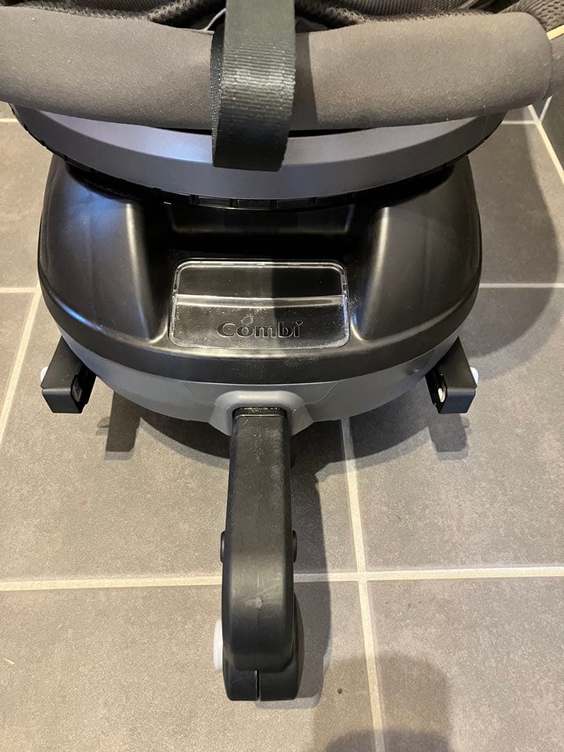 【Combi】チャイルドシート　ISOFIX