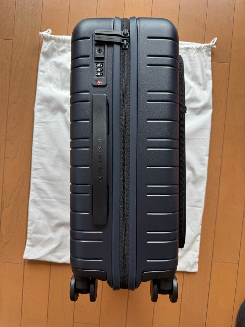 新品未使用定価8.8万HORIZN STUDIOS キャリーバッグBENZコラボ