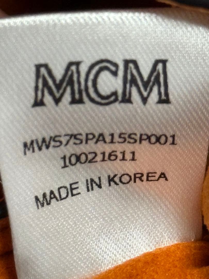 MCM シルバー レザーショルダーバッグ