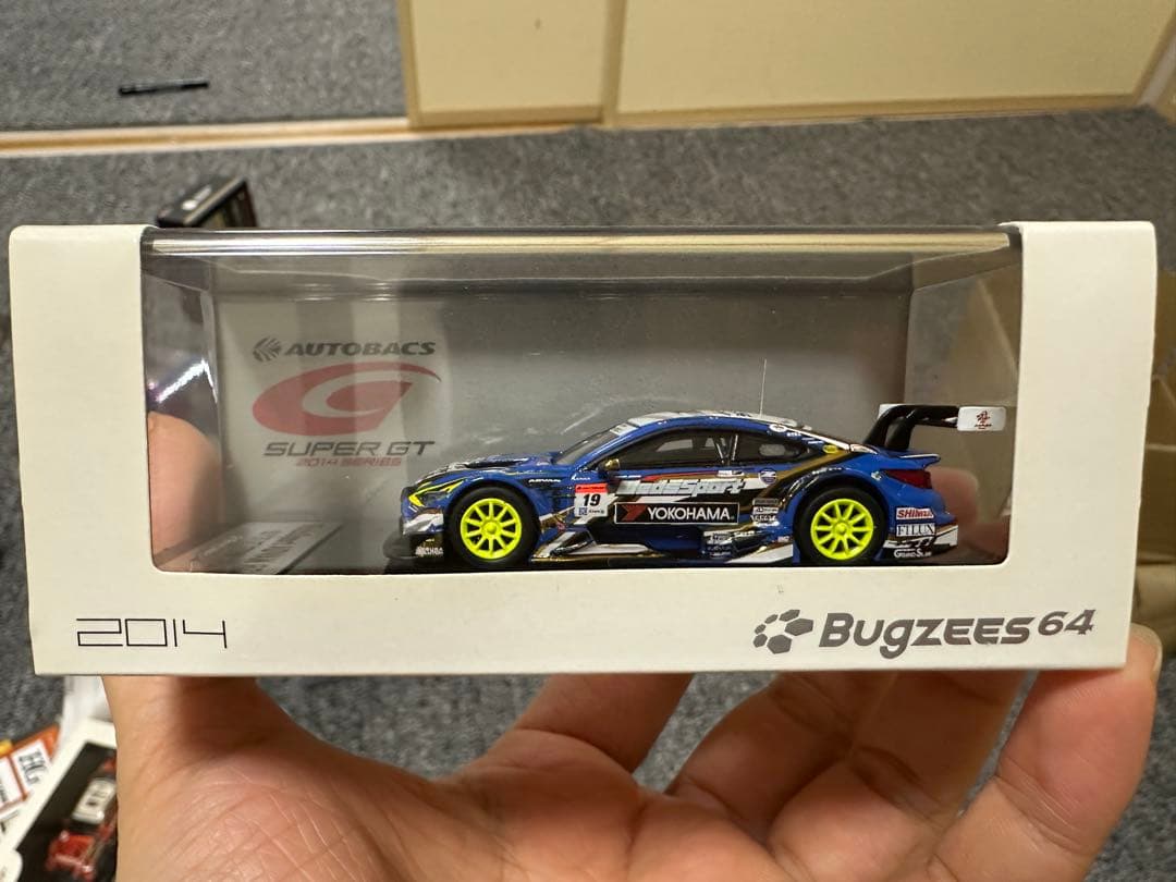 1/64 ミニカー Bugzees64 RC F ADVAN SUSTINA